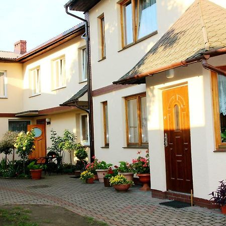 Pokoje Goscinne Asia Leba Exterior photo